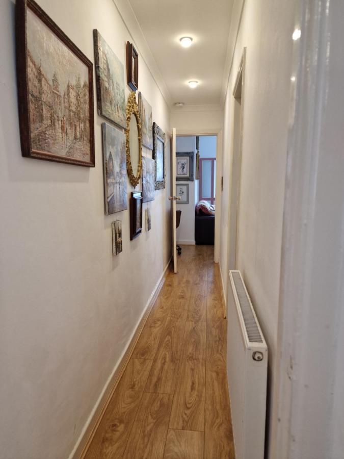 Town Cottage Ground Floor Appartment 브리젠드 외부 사진