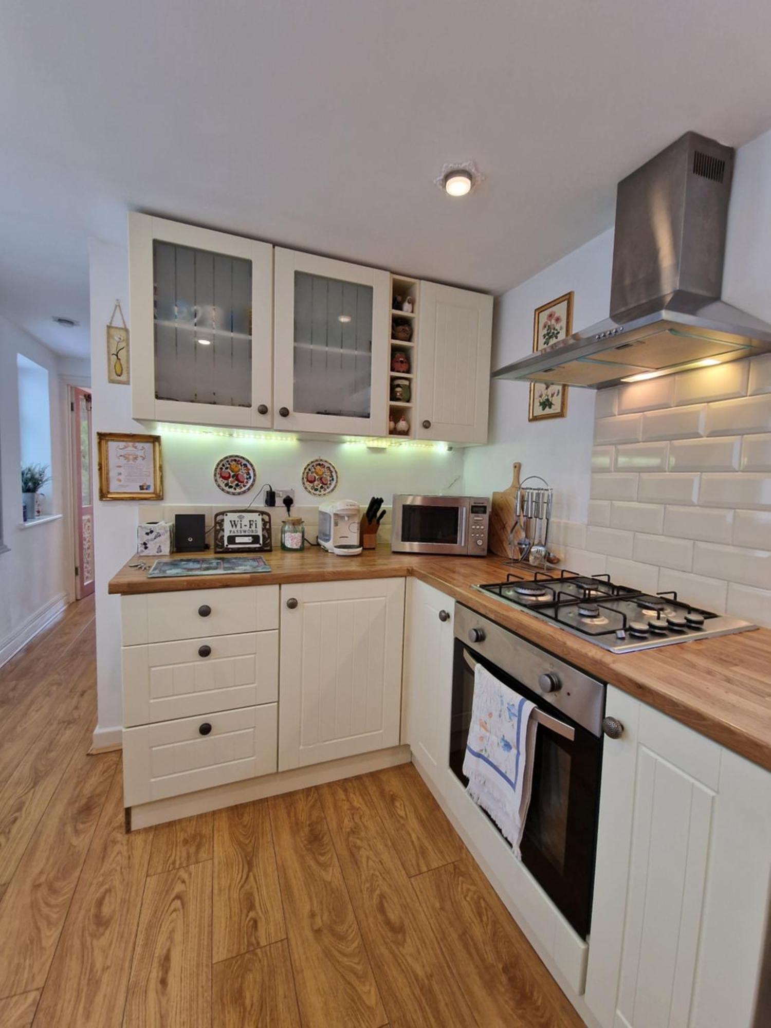 Town Cottage Ground Floor Appartment 브리젠드 외부 사진