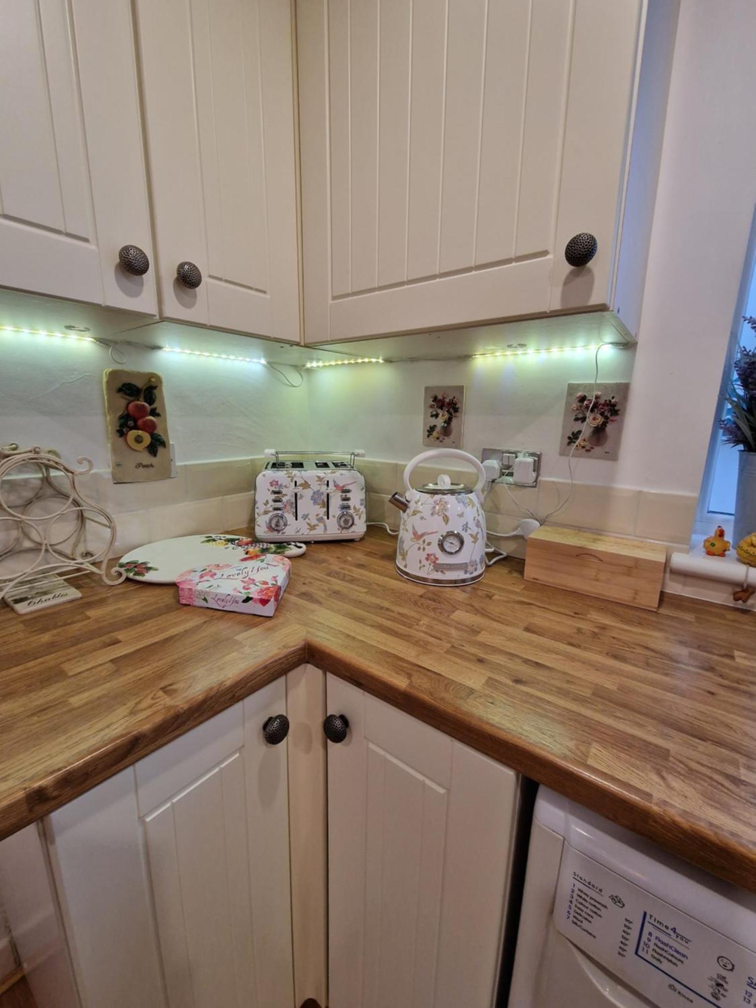 Town Cottage Ground Floor Appartment 브리젠드 외부 사진